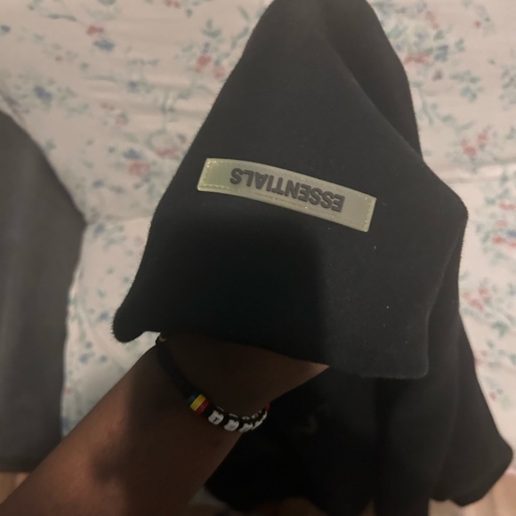 Brand new essential hooddie comes with bag. - Picture 3 of 3